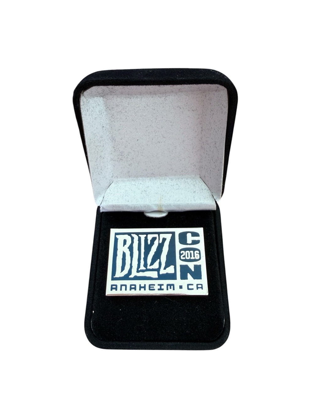BlizzCon 2016 Logo Lapel Pin Blizzard Entertainment Anaheim WoW Collectible Box